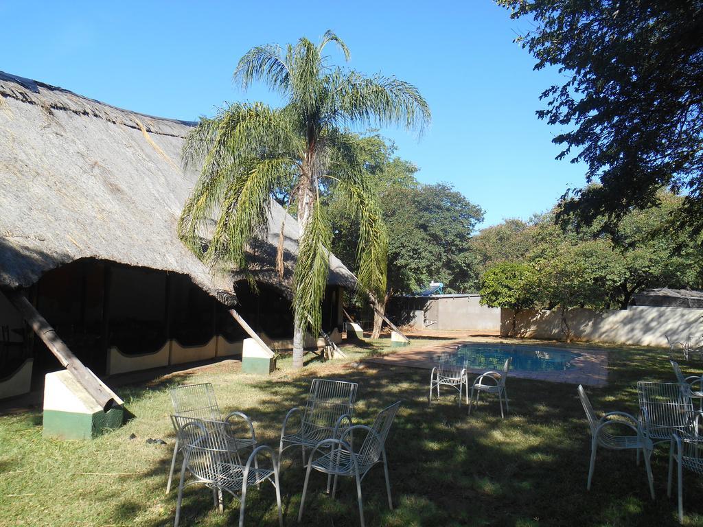 Victoria Falls Budget Hotel Exterior photo