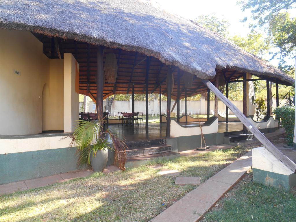 Victoria Falls Budget Hotel Exterior photo