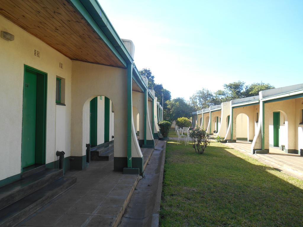 Victoria Falls Budget Hotel Exterior photo